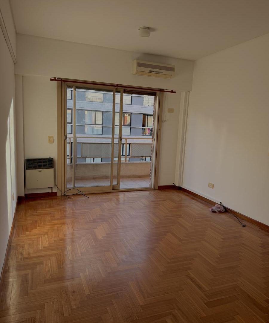 Foto de Alquiler Departamento 2 ambientes con balcón al frente en Villa Urquiza, imagen 3