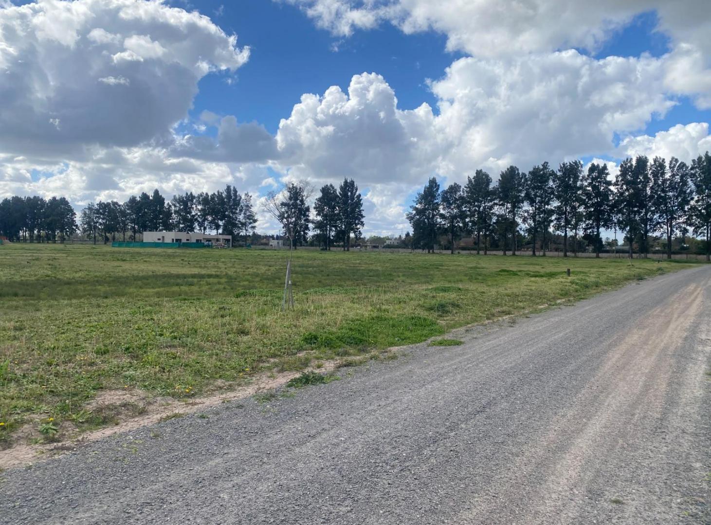 Foto de VENTA Terreno en Los Tres Pinos Barrio Polo General Rodríguez, imagen 3
