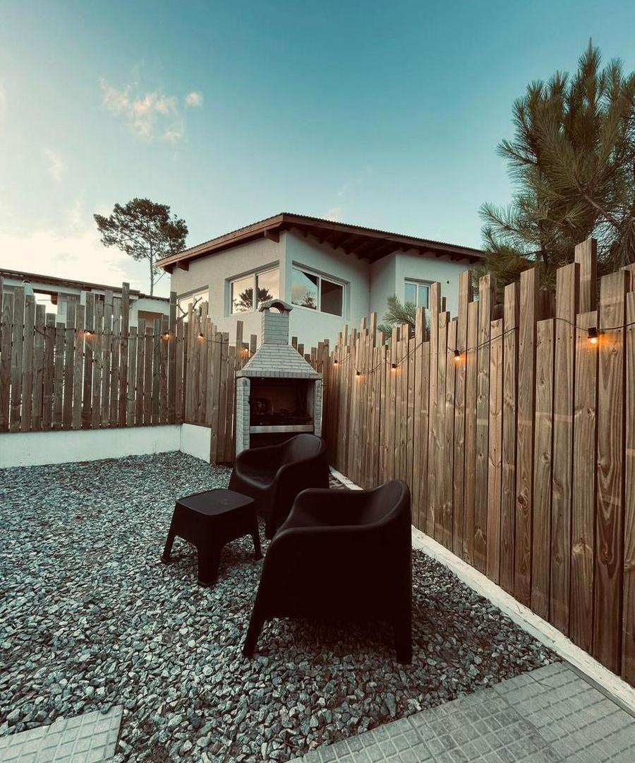 Foto de Casa en Venta en Complejo en Pinamar c/ Cochera Patio y Parrilla, imagen 3