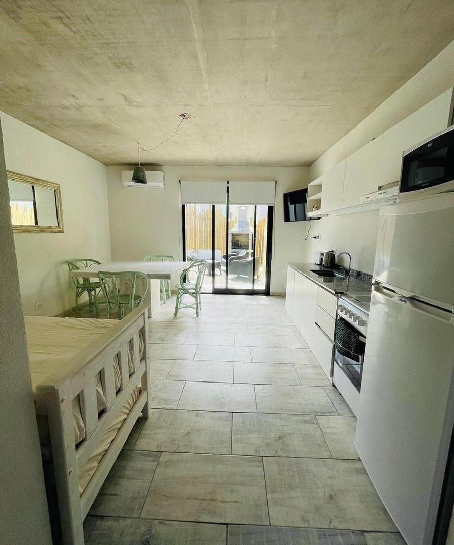Foto de Casa en Venta en Complejo en Pinamar c/ Cochera Patio y Parrilla, imagen 4