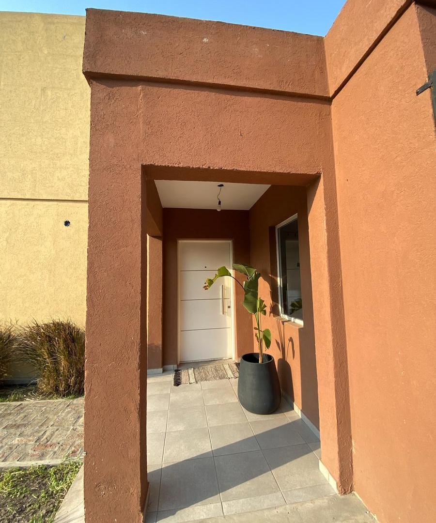 Foto de Venta Casa con pileta y cochera doble en Casas de Santa Ana - Villanueva, imagen 4