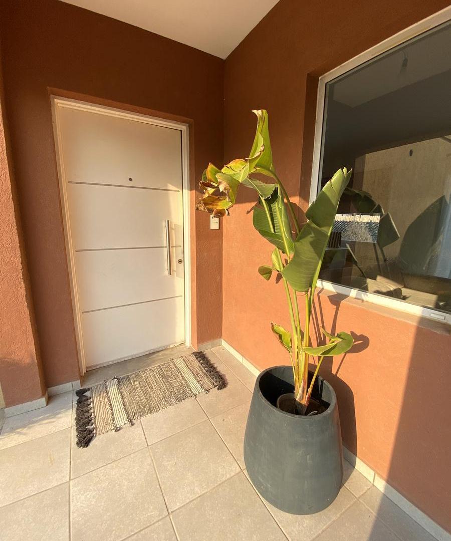 Foto de Venta Casa con pileta y cochera doble en Casas de Santa Ana - Villanueva, imagen 3