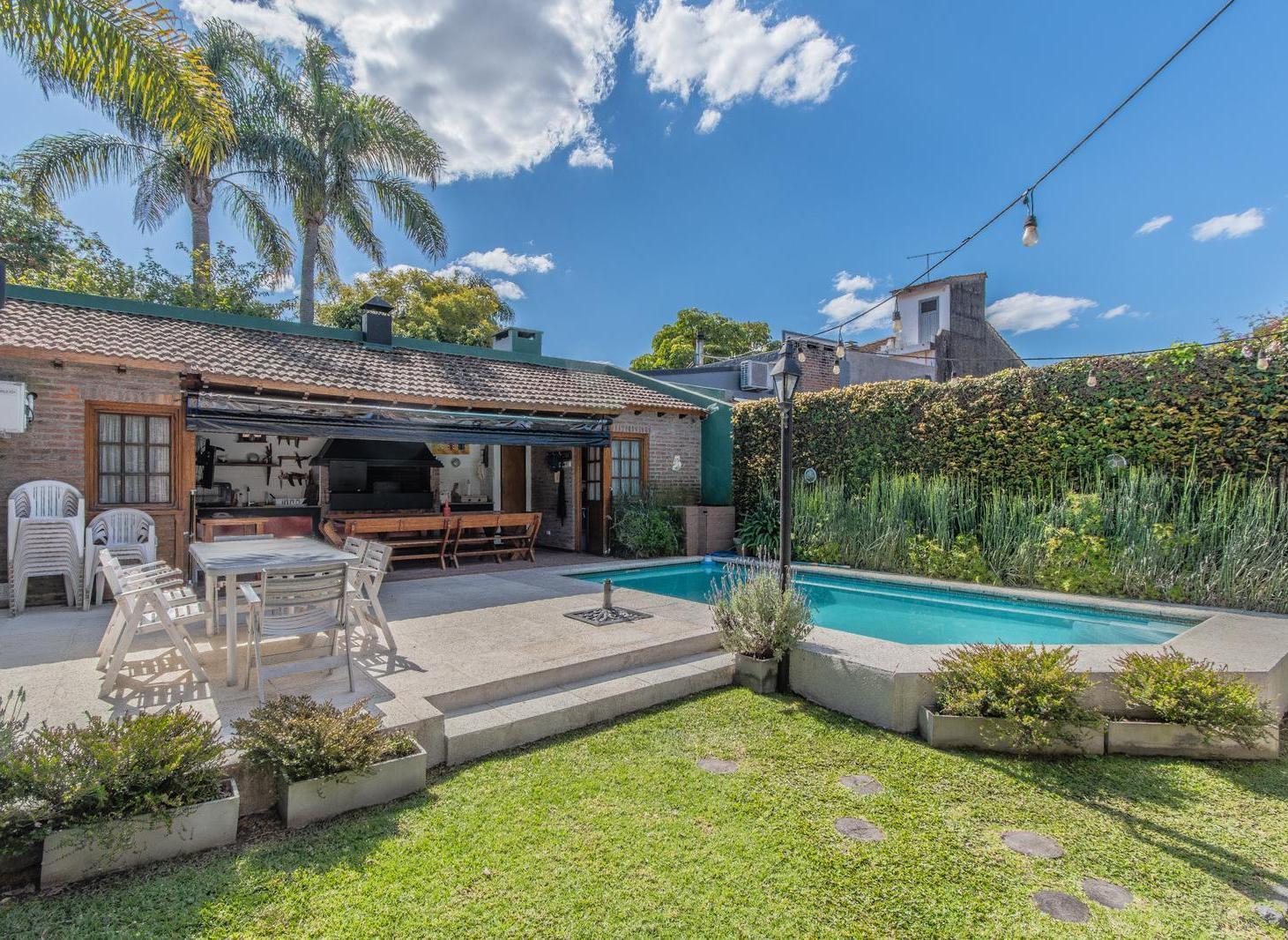 Foto de Venta Casa en Beccar con Jardin Parrilla y Pileta, imagen 1
