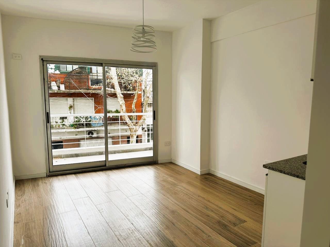 Foto de Departamento de 2 ambientes en alquiler con cochera y apto profesional, imagen 3