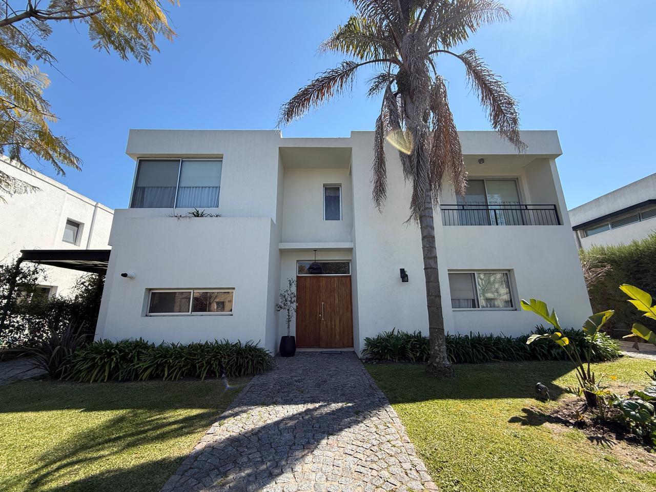 Foto de CASA EN ALQUILER CON VISTA Y SALIDA DIRECTA AL GOLF EN SAN ISIDRO, imagen 3