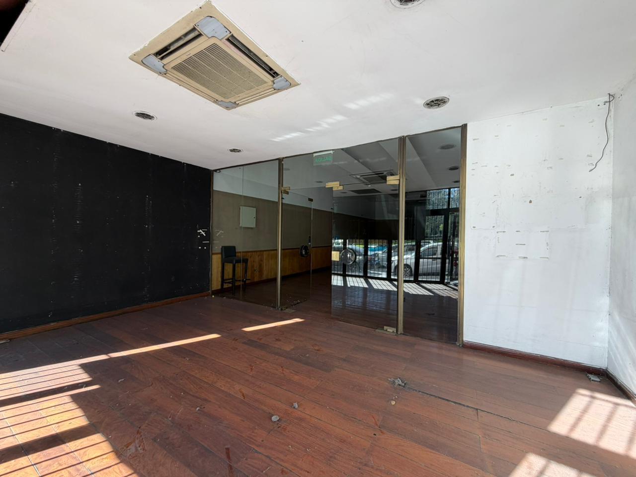 Foto de Venta de local comercial de 300 m2- Retiro, imagen 4
