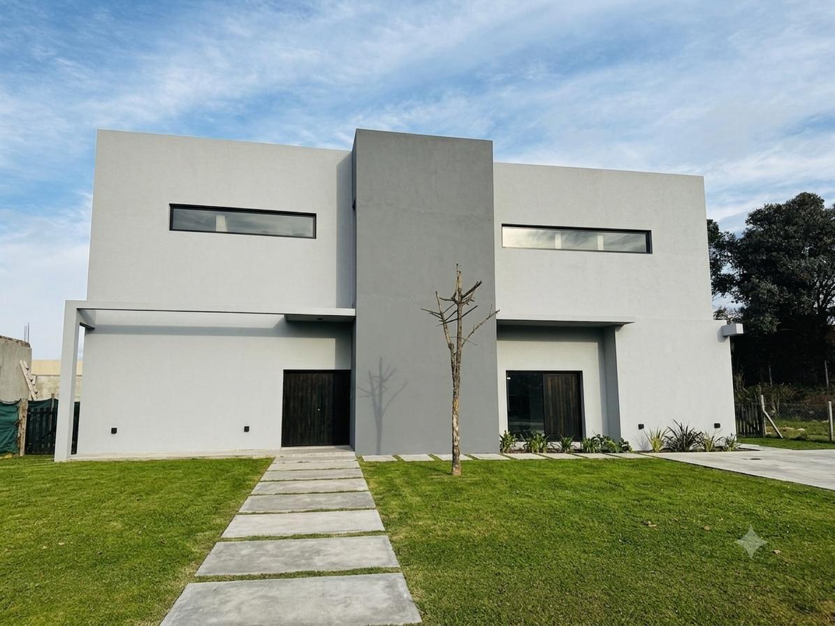 Casa en venta de 5 ambientes en Barrio privado El Aljibe Pilar