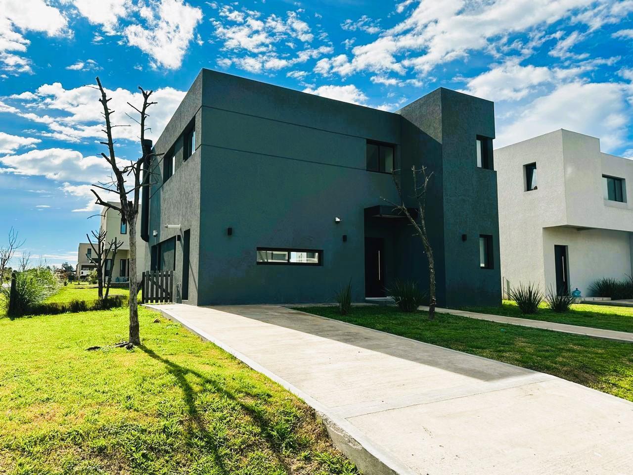Foto de Casa Dúplex en alquiler de 4 ambientes en Barrio privado El Aljibe, imagen 1