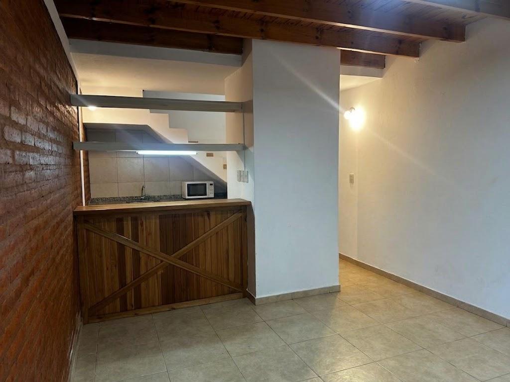 Foto de Alquiler de departamento dúplex de 2 ambientes en Haedo, imagen 5