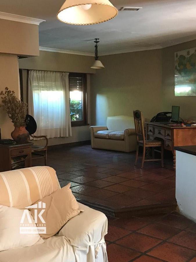 Venta Casa 5 Ambientes con Pileta 3