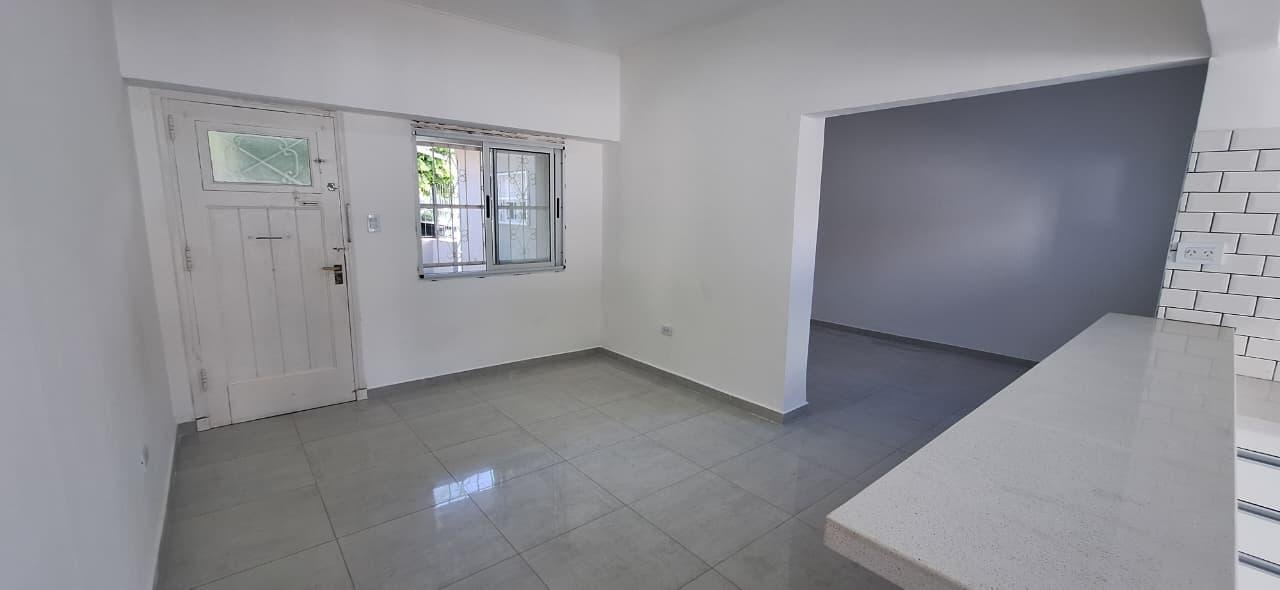 Casa EN VENTA 3 AMBIENTES CON GARAGE Y QUINCHO