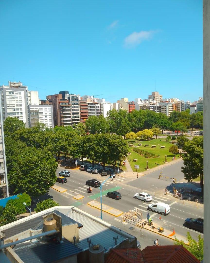 Departamento EN VENTA 1 AMBIENTE LATERAL CON VISTA A PLAZA MITRE