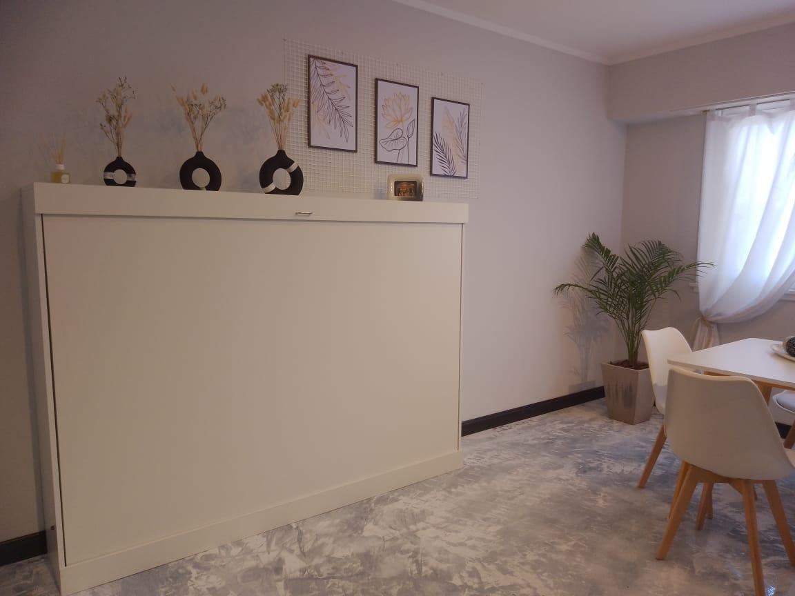 Foto de Departamento EN VENTA 1 AMBIENTE LATERAL CON VISTA A PLAZA MITRE, imagen 2