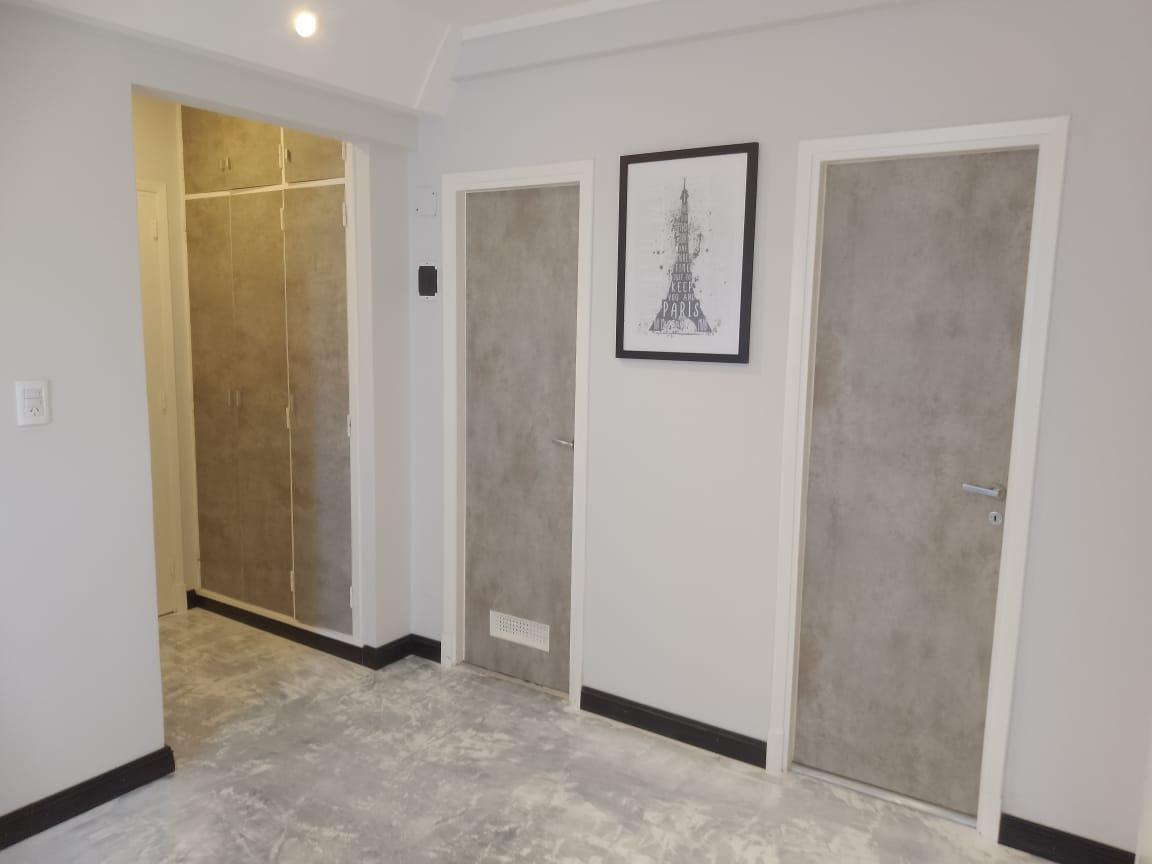 Foto de Departamento EN VENTA 1 AMBIENTE LATERAL CON VISTA A PLAZA MITRE, imagen 5
