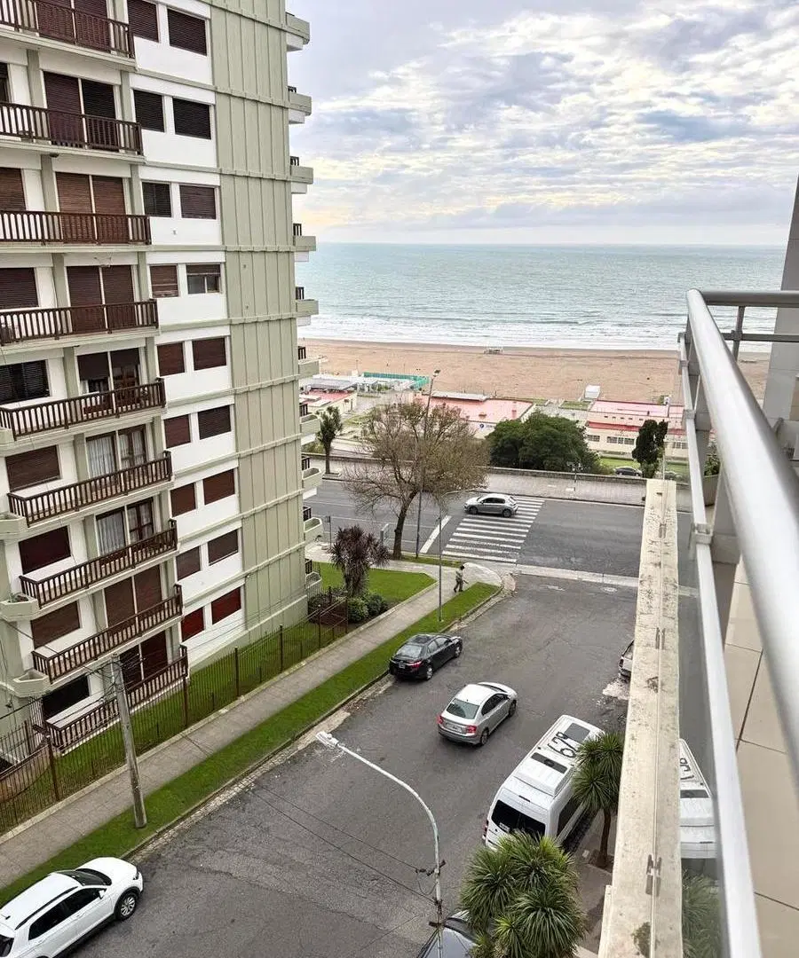 Departamento de 3 ambientes en Playa Grande 3