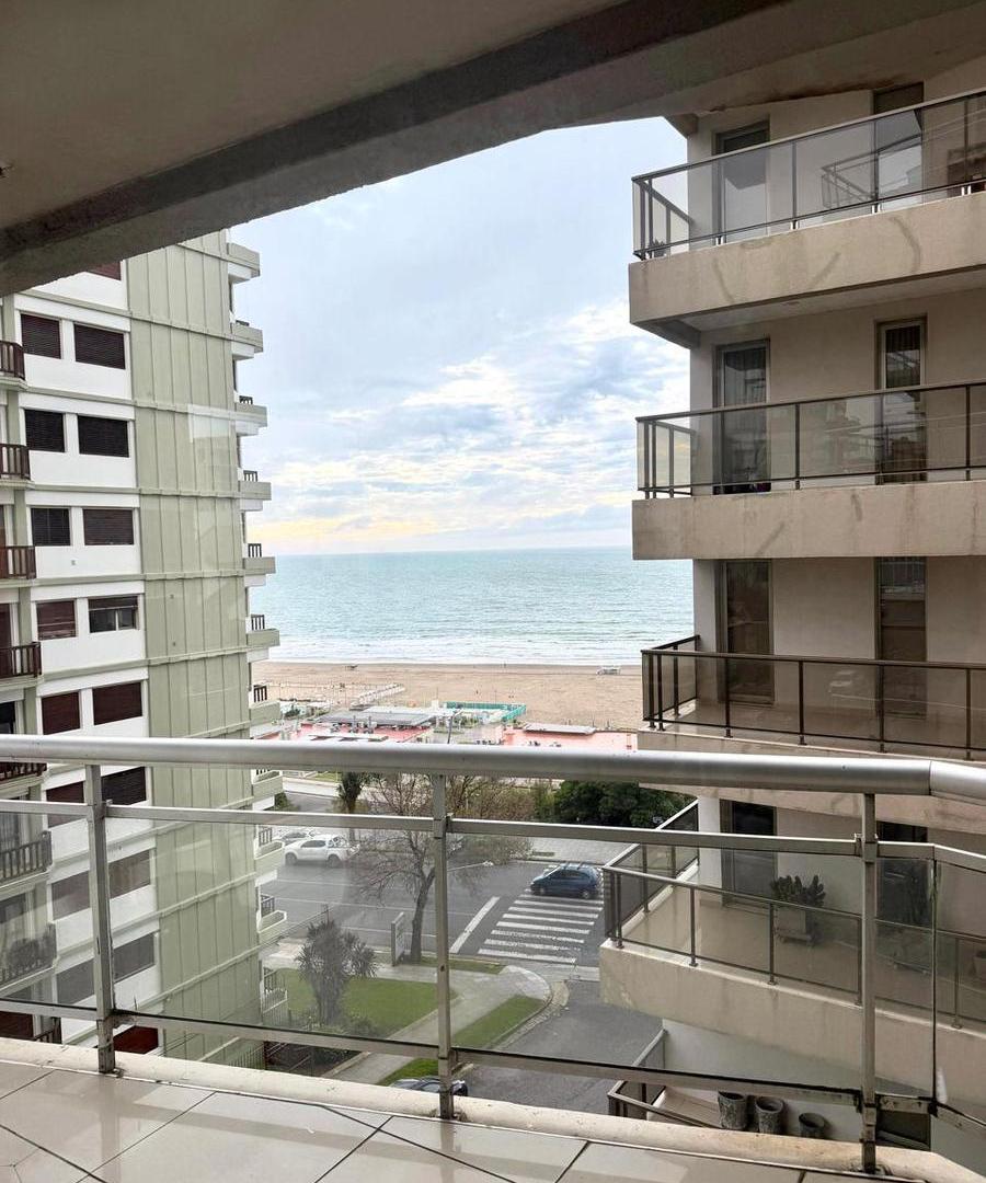 Departamento de 3 ambientes en Playa Grande