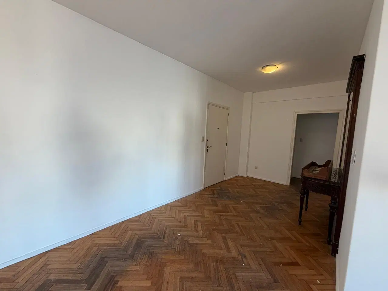 Departamento de 4 ambientes al frente con balcon 1