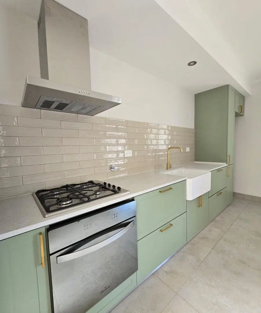 CHALETE EN VENTA 3 AMBIENTES CON GARAGE QUINCHO 5