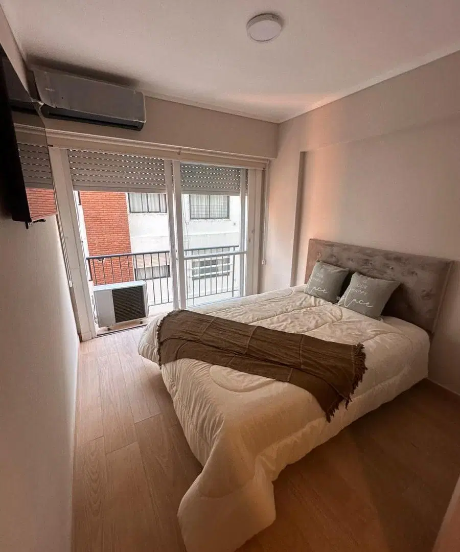 Departamento EN VENTA 1 AMBIENTE Y MEDIO DESPLAZADO CON BALCON 2