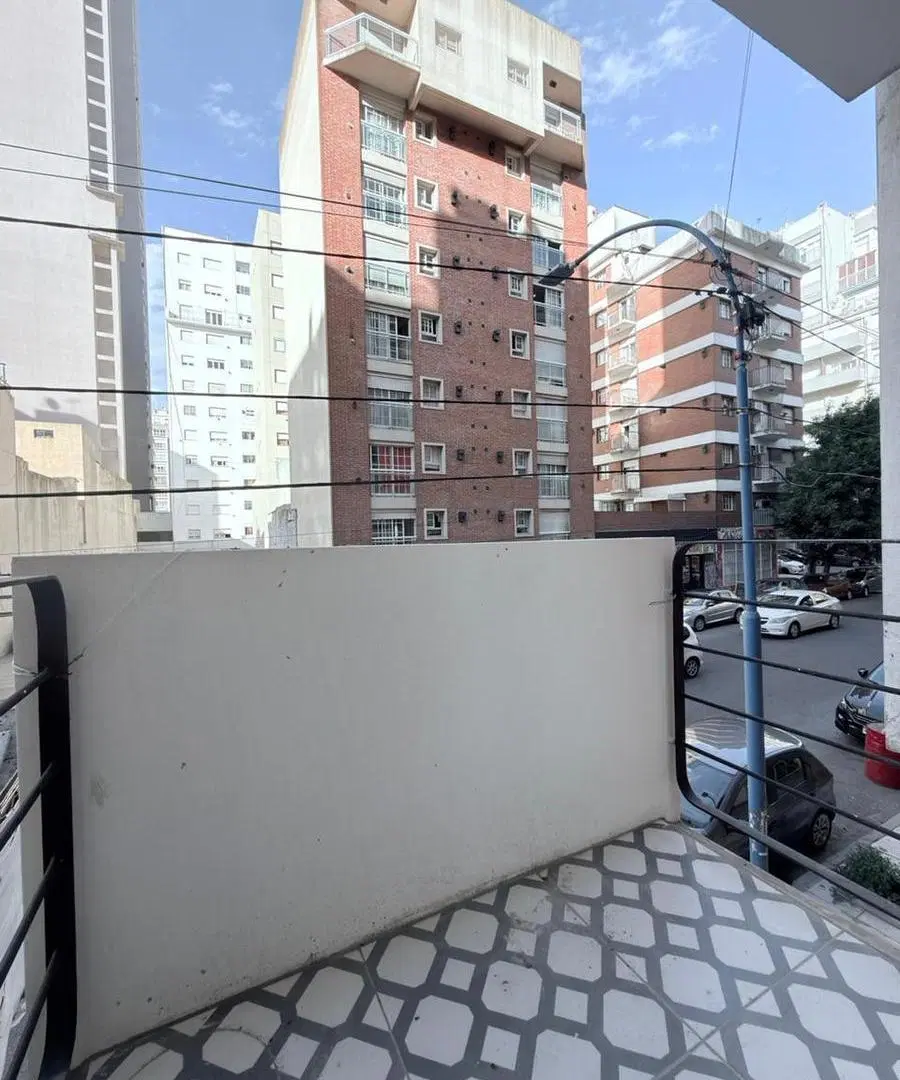Departamento EN VENTA 2 AMBIENTES CON BALCÓN A LA CALLE 5