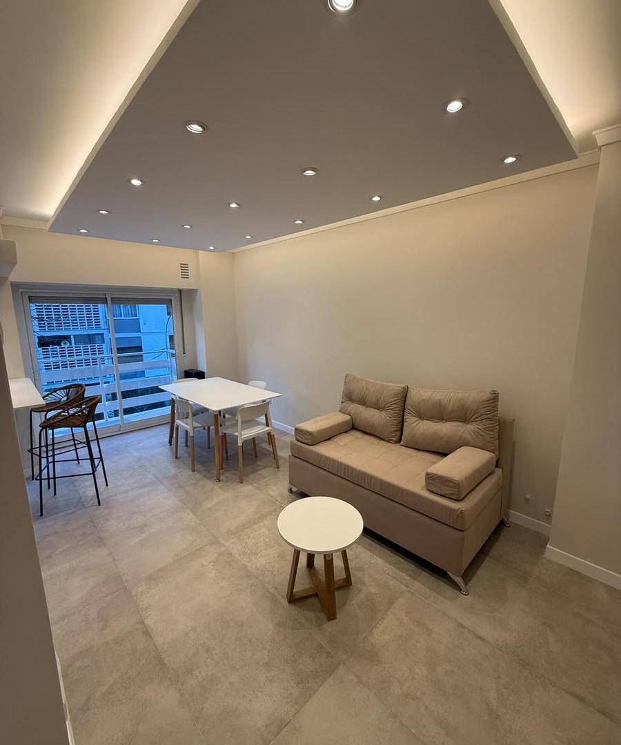Foto de DEPARTAMENTO 2 AMBIENTES AL FRENTE 40 Metros CON BALCON SALIENTE, imagen 1