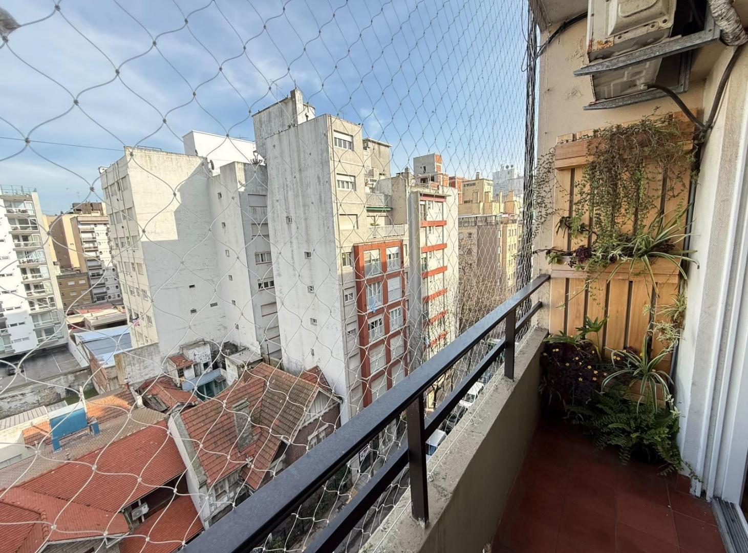 Foto de Departamento monoambiente a la calle con balcón, imagen 3