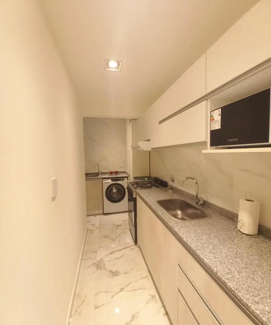 Departamento EN VENTA 3 AMBIENTES A LA CALLE CON BALCÓN SALIENTE 3