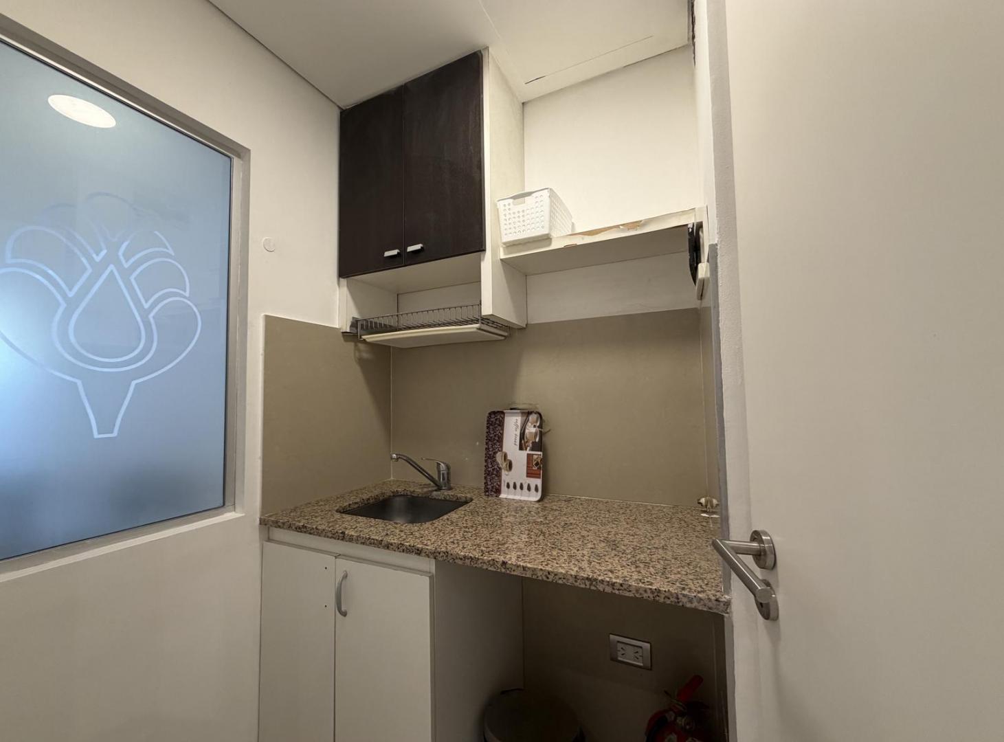 Foto de Local EN VENTA APTO MULTIPLES DESTINOS EN PLAZA MITRE, imagen 1