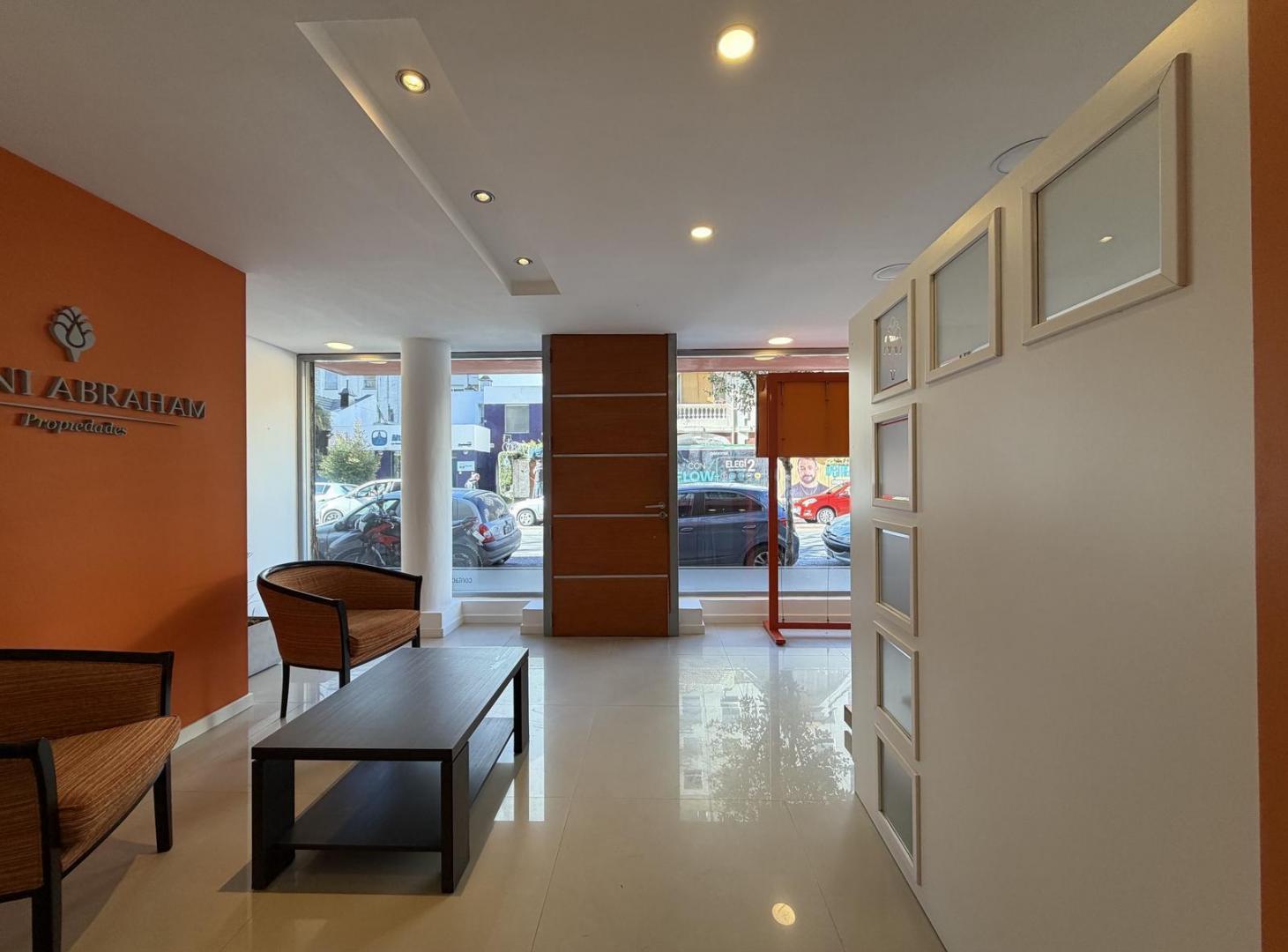 Foto de Local EN VENTA APTO MULTIPLES DESTINOS EN PLAZA MITRE, imagen 2