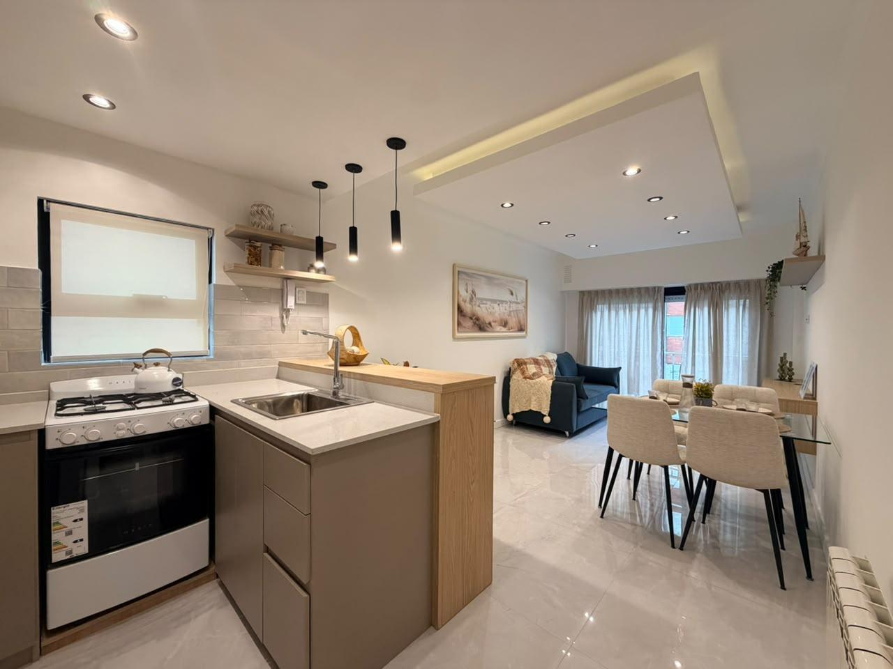 Foto de Departamento EN VENTA 3 AMBIENTES A LA CALLE CON BALCÓN FRANCÉS, imagen 3