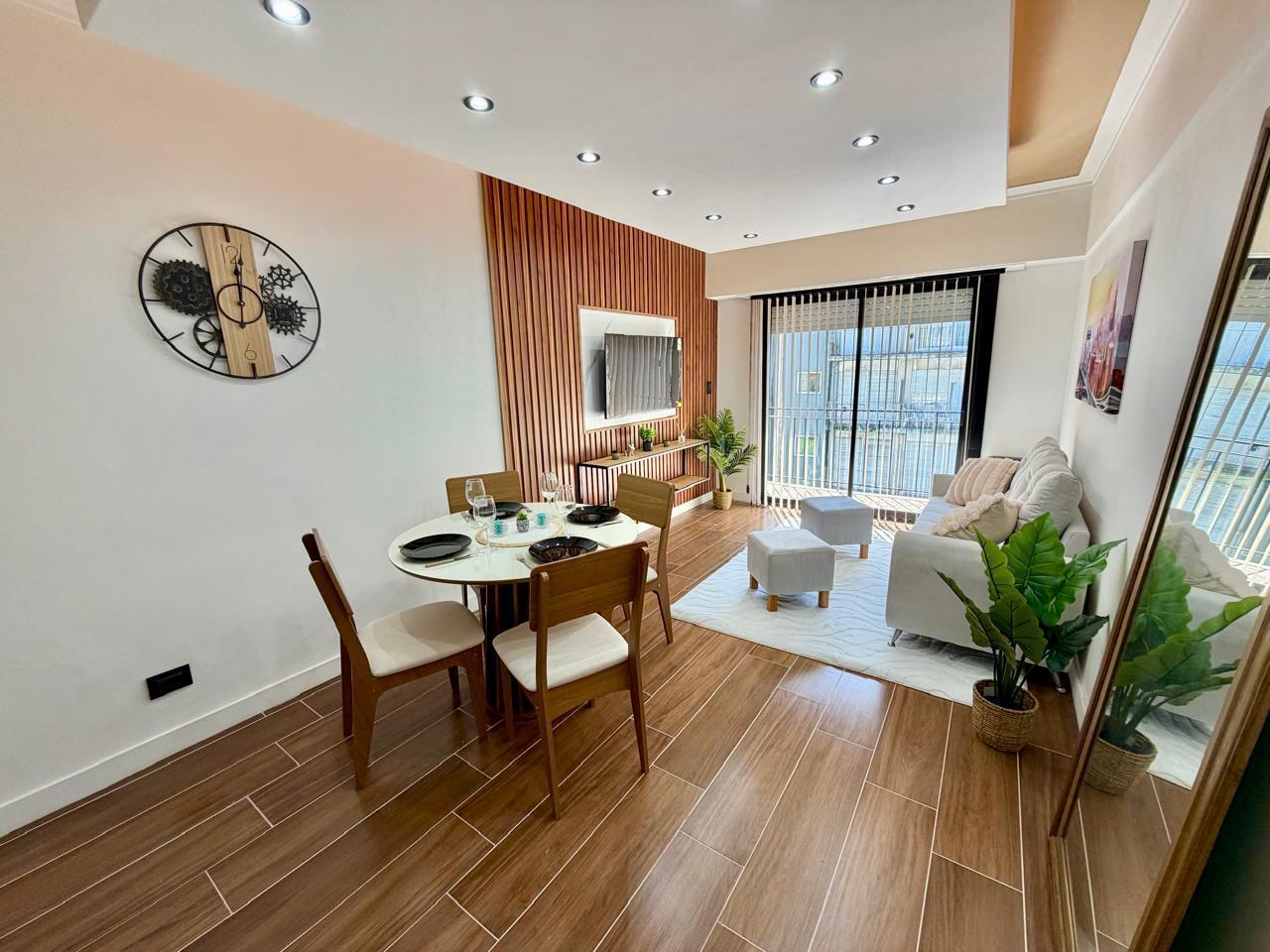Foto de Departamento EN VENTA 2 AMBIENTES A LA CALLE CON BALCÓN, imagen 2