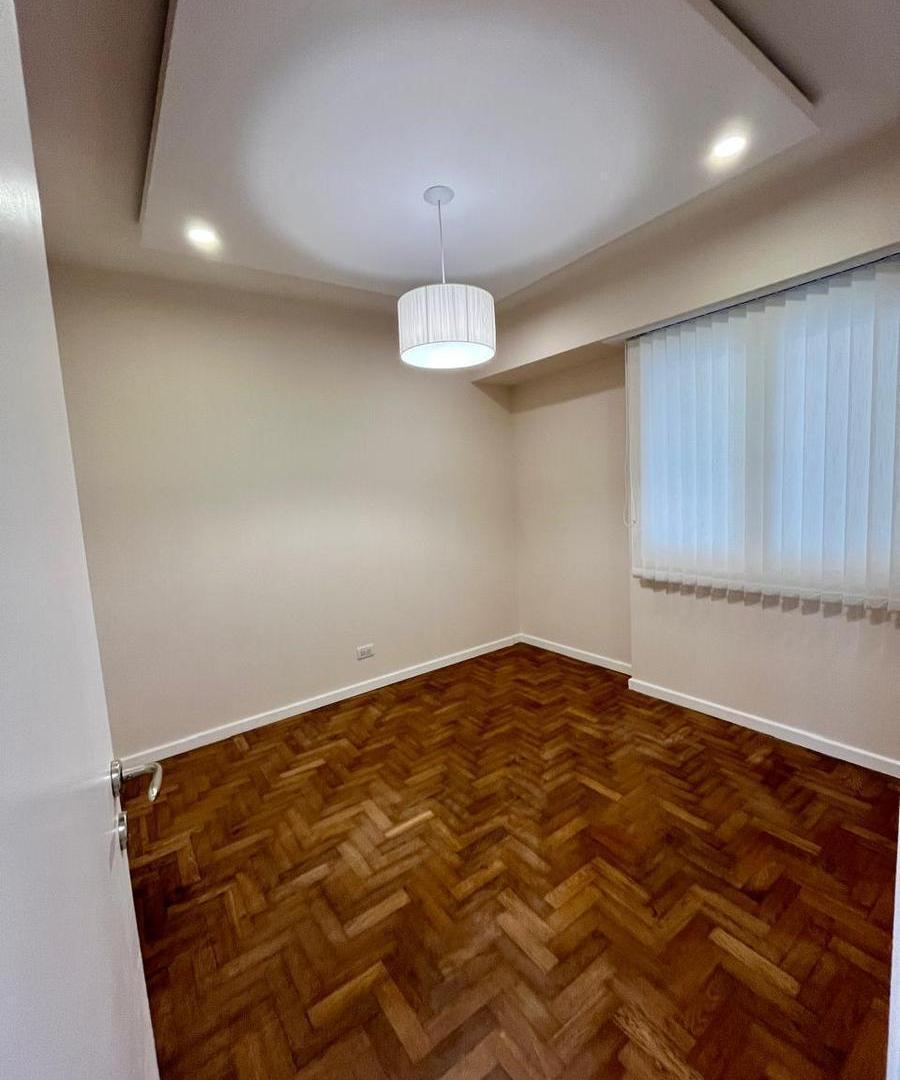 Foto de Departamento EN VENTA 3 AMBIENTES CON DEPENDENCIA Y BALCÓN, imagen 3