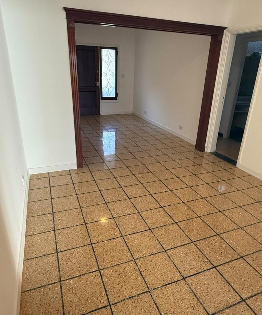 Foto de Casa DE 4 AMBIENTES CON GARAJE Y JARDIN, imagen 5
