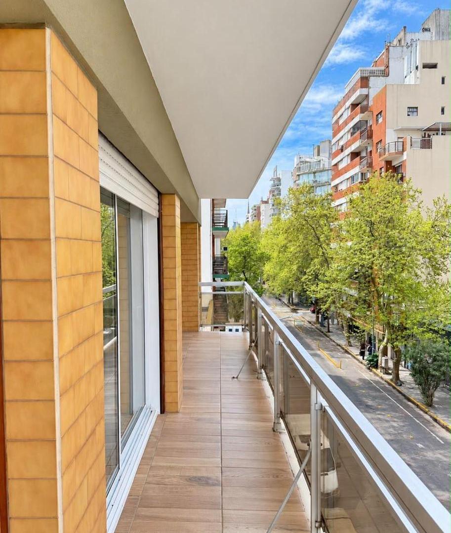 Foto de Departamento EN VENTA 4 AMBIENTES CON DEPENDENCIA Y COCHERA, imagen 5