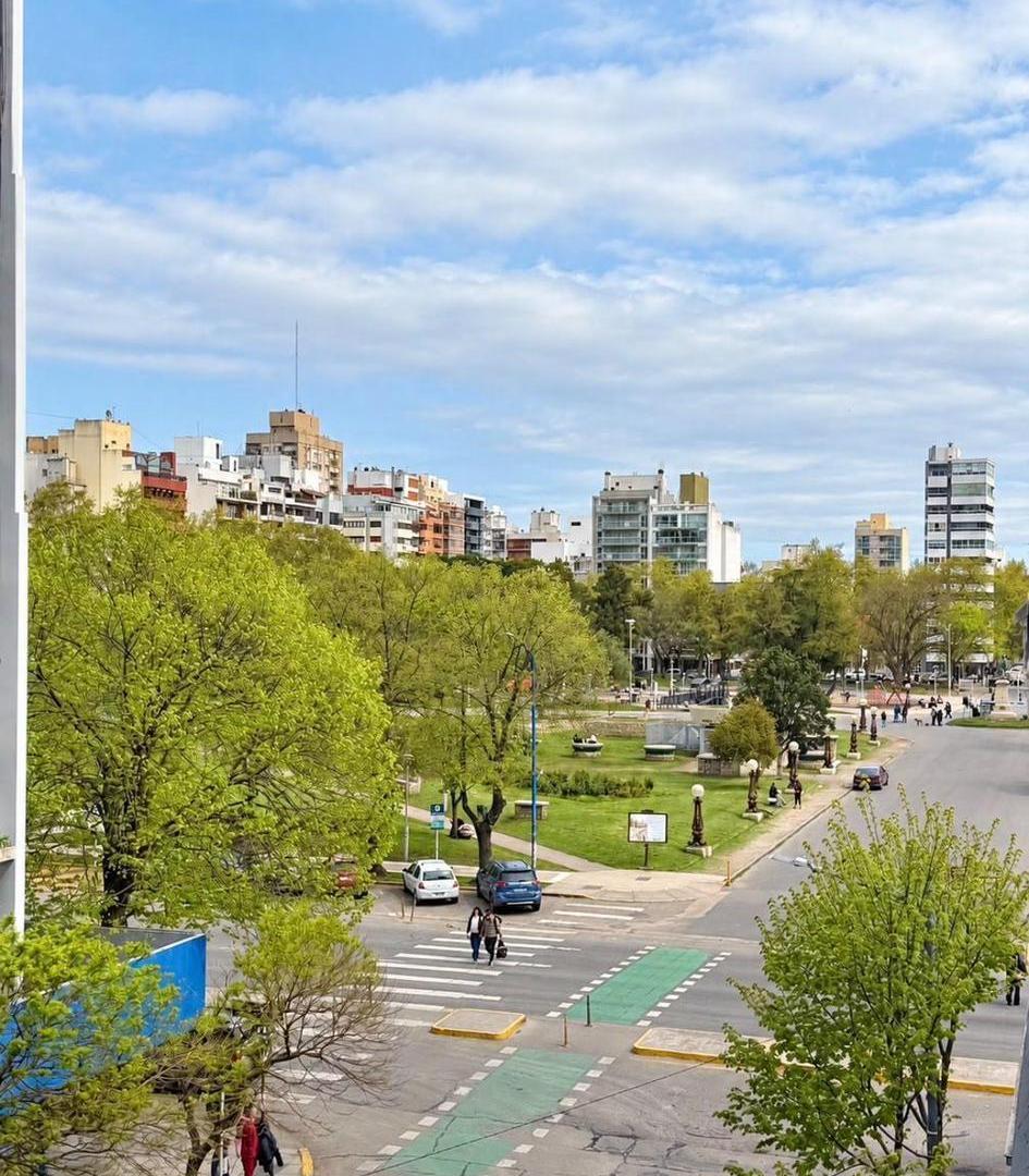 Foto de Departamento EN VENTA 4 AMBIENTES CON DEPENDENCIA Y COCHERA, imagen 3