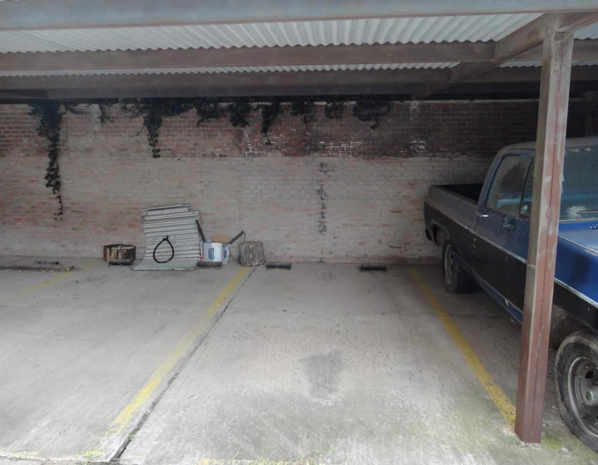 Av. Córdoba 2373. Cochera en venta en Esperanza