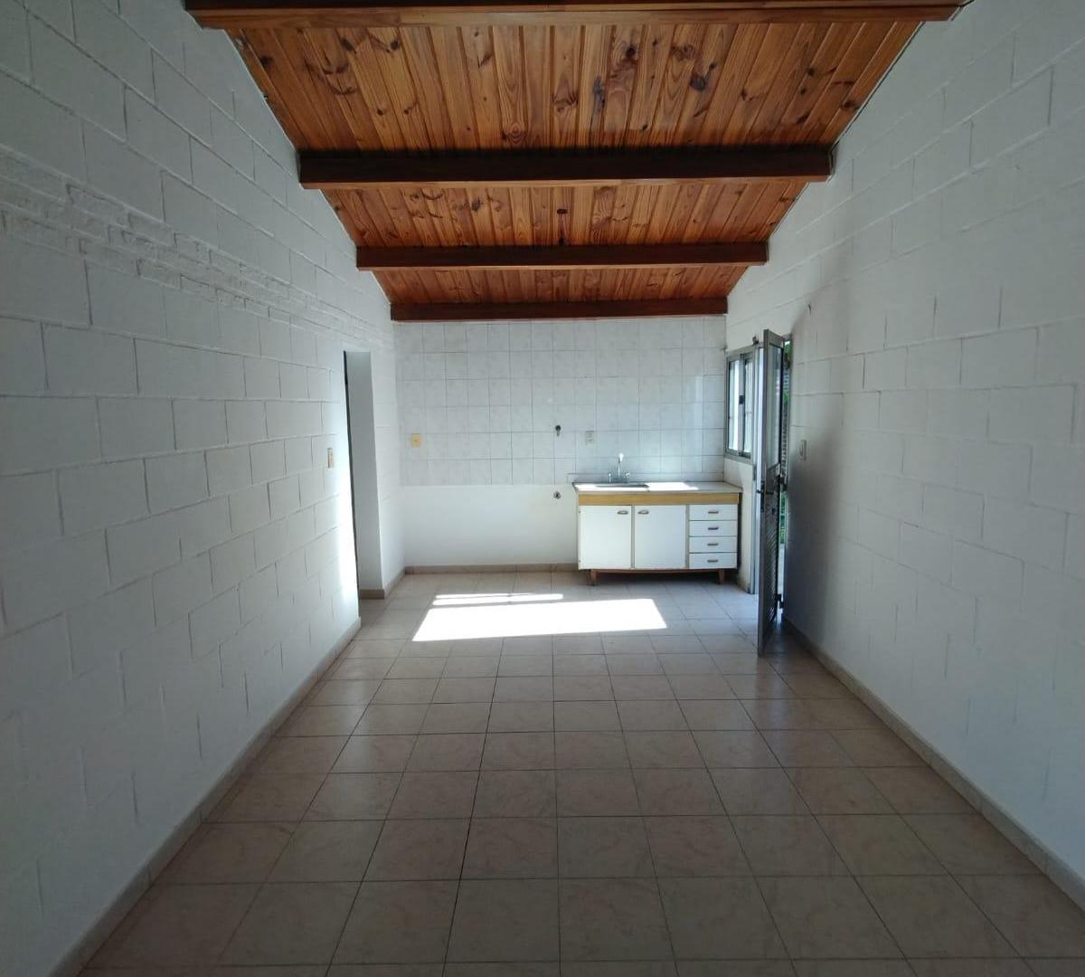 Alvear 841- Casa en venta en Esperanza