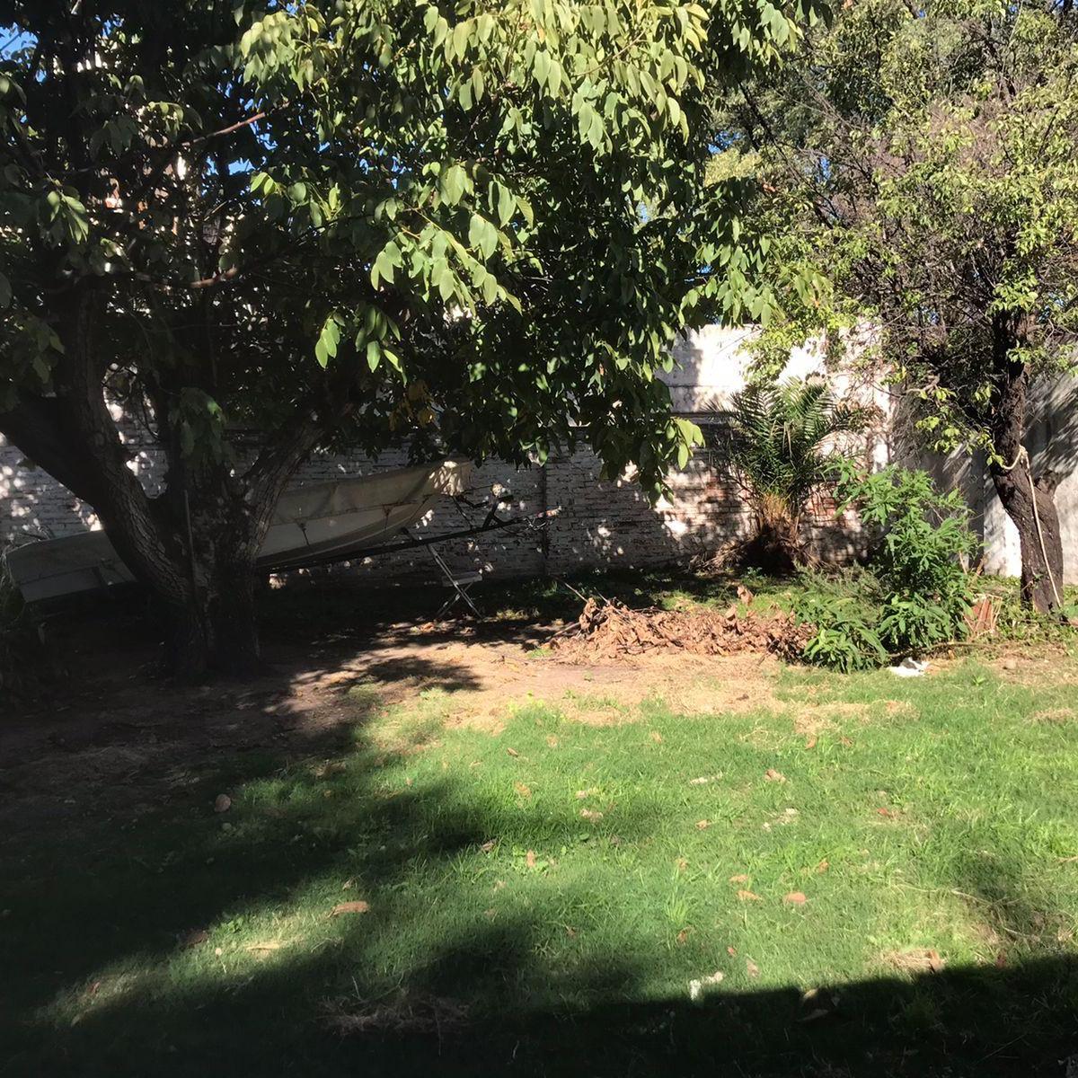 Casona Antigua en Calle Dean Funes 180 - Barrio Pellegrini 2