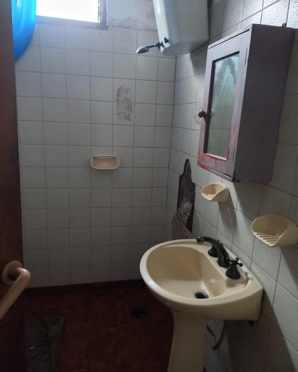 Oportunidad Casa en Aguilera a 30 Mt Hipolito Yrigoyen 4