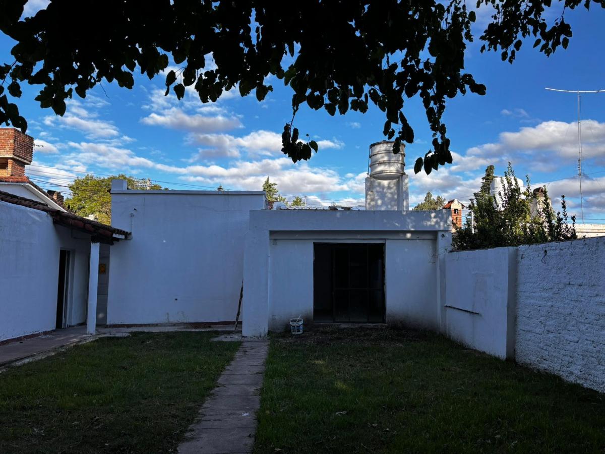 Chalet Reciclado en Calle San Martin a m Arroyo - Alta Gracia 3