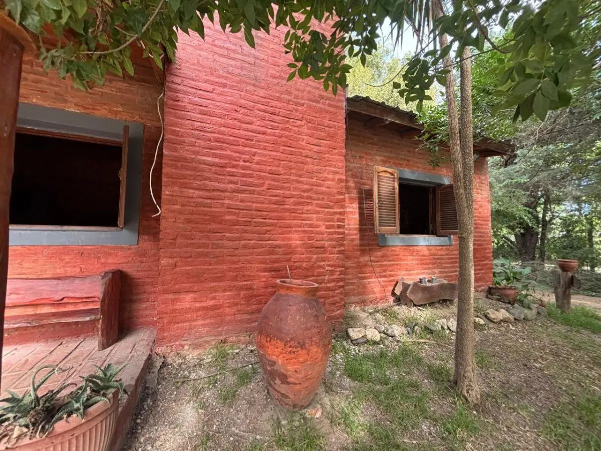 CASA+ POSIBILIDAD DE DPTO EN ANISACATE-BARRIO PARQUE EL AROMO 5