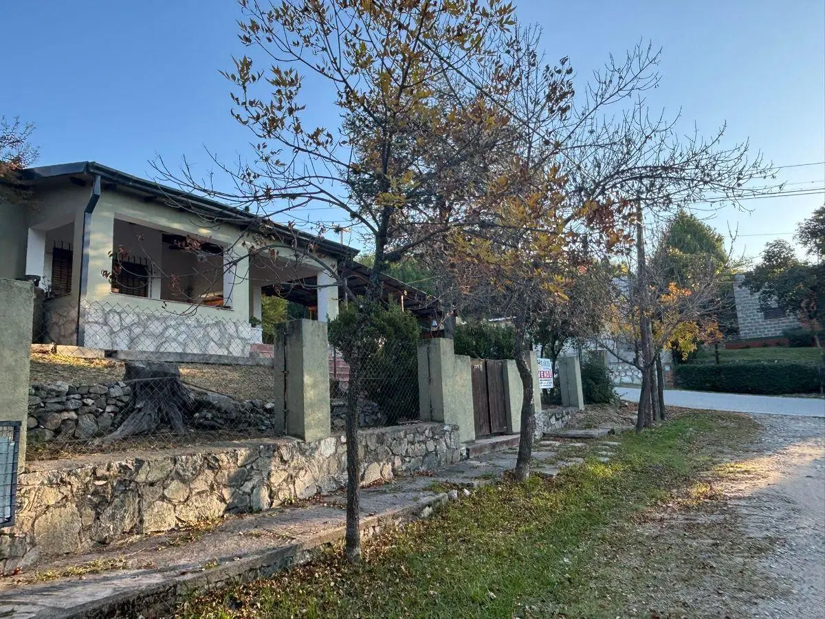 HERMOSO CHALET SERRANO EN LA SERRANITA 1