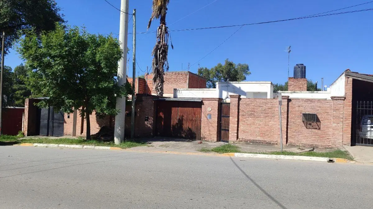 CASA CALLE CATAMARCA- CASI COSTANERA DE ARROYO ALTA GRACIA 1