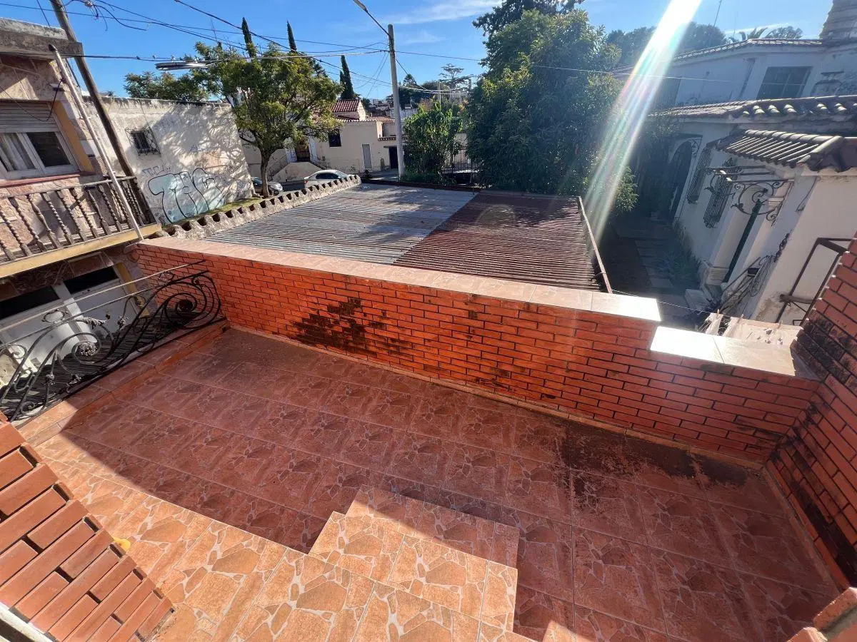 AMPLIA CASA EN PJE ALBENIZ, A MTS PATRIMONIO DE ALTA GRACIA 5
