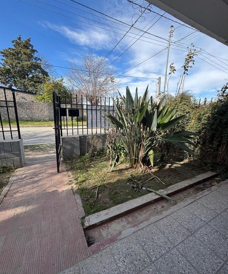 Foto de CASA MONTEVIDEO ESQ LINCOLN-A MTS AV M. ARGENTINAS A GRACIA, imagen 1
