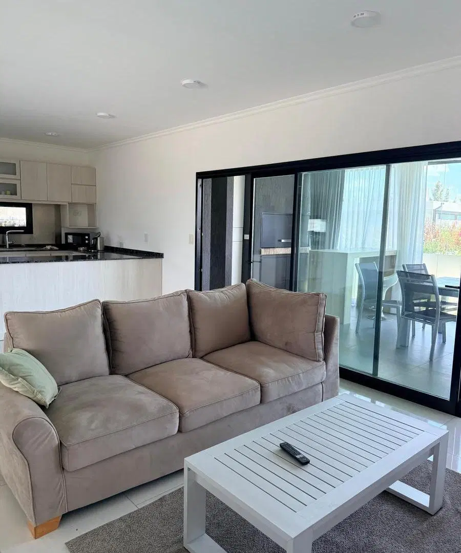 Venta y/o Permuta Casa de 4 amb, con pileta en Canning 2