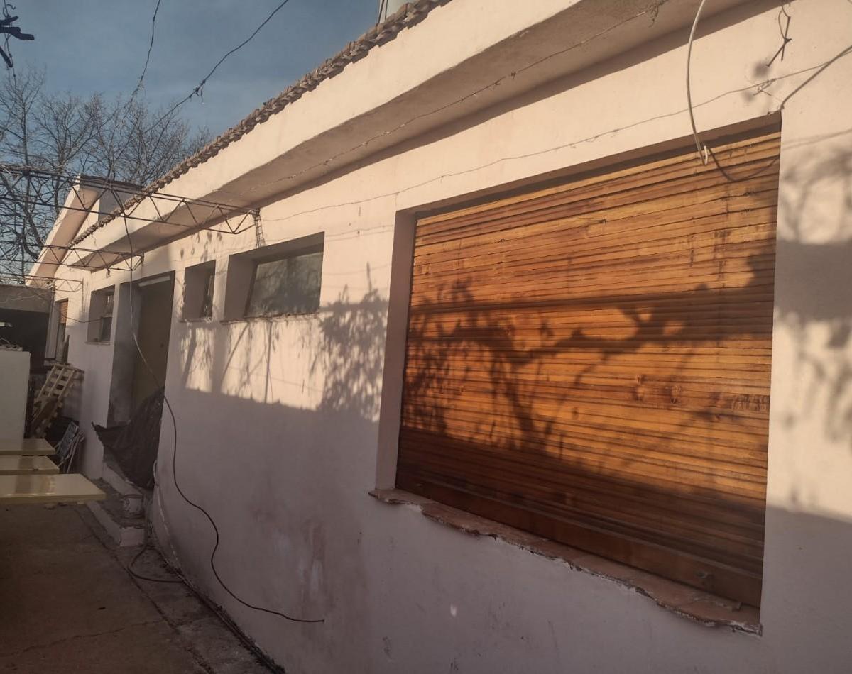 Casa + Dpto. Sobre Av Balloffet 3