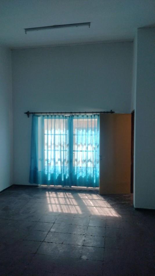Casa + Dpto. Sobre Av Balloffet 2