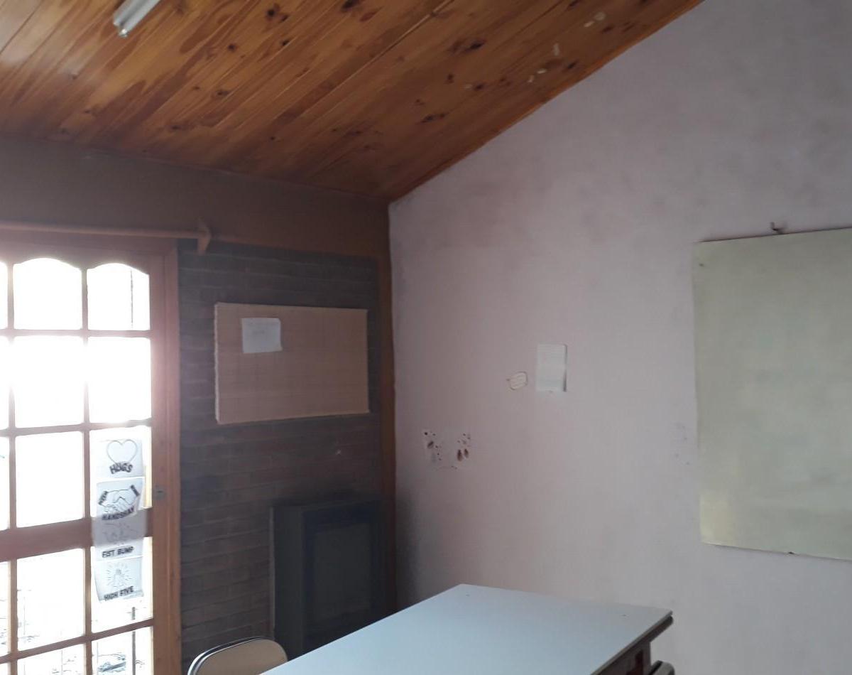 Casa con Diseño Funcional y Amplio Patio 1