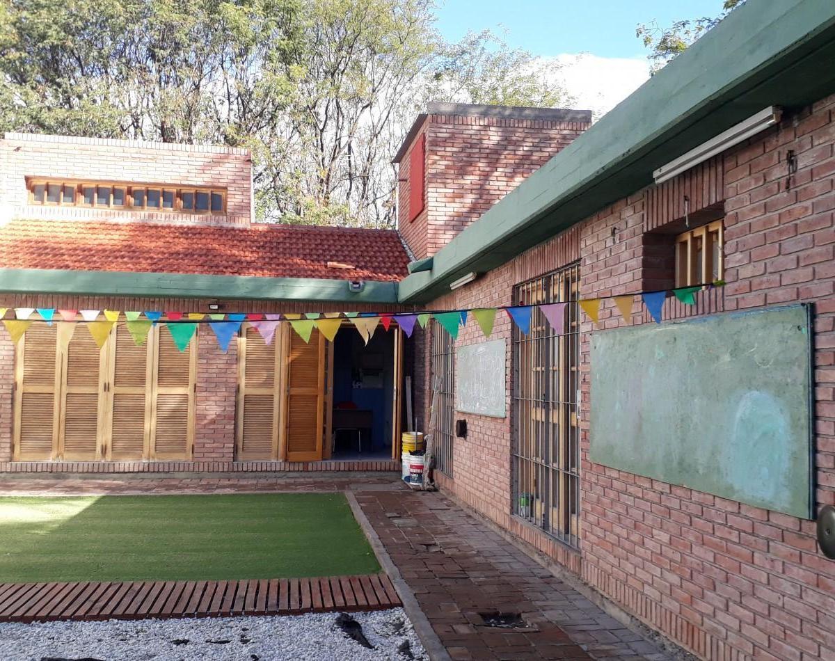 Casa con Diseño Funcional y Amplio Patio 5